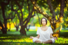 世界杯分组-天神下凡！TheShy率队爆冷横扫瑞士豪门，问鼎冠军引爆全场沸腾